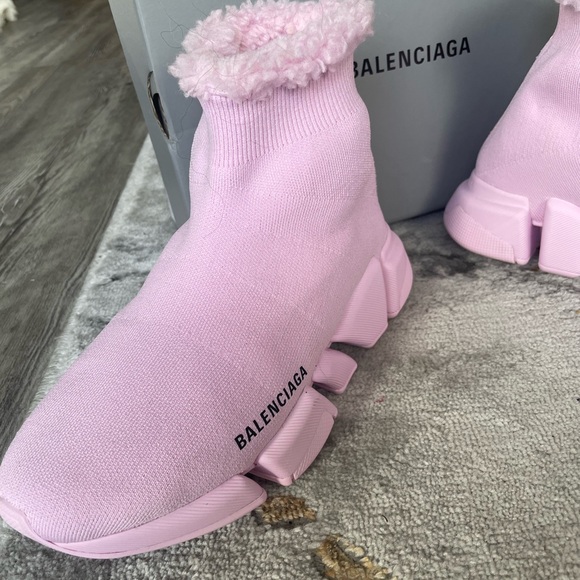 Balenciaga speed faux fur sneaker in soft pink - Picture 2 of 6
